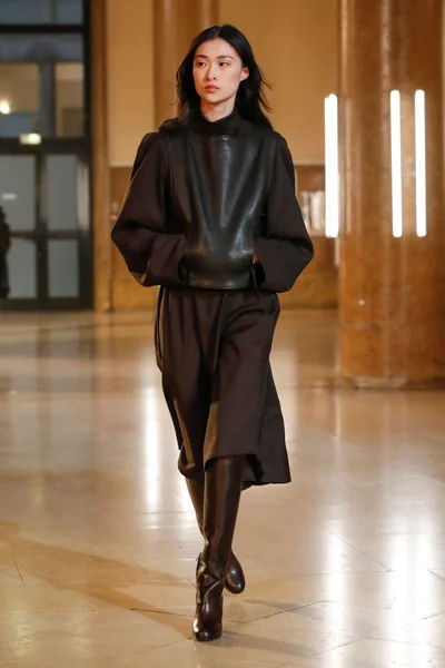 Look 35